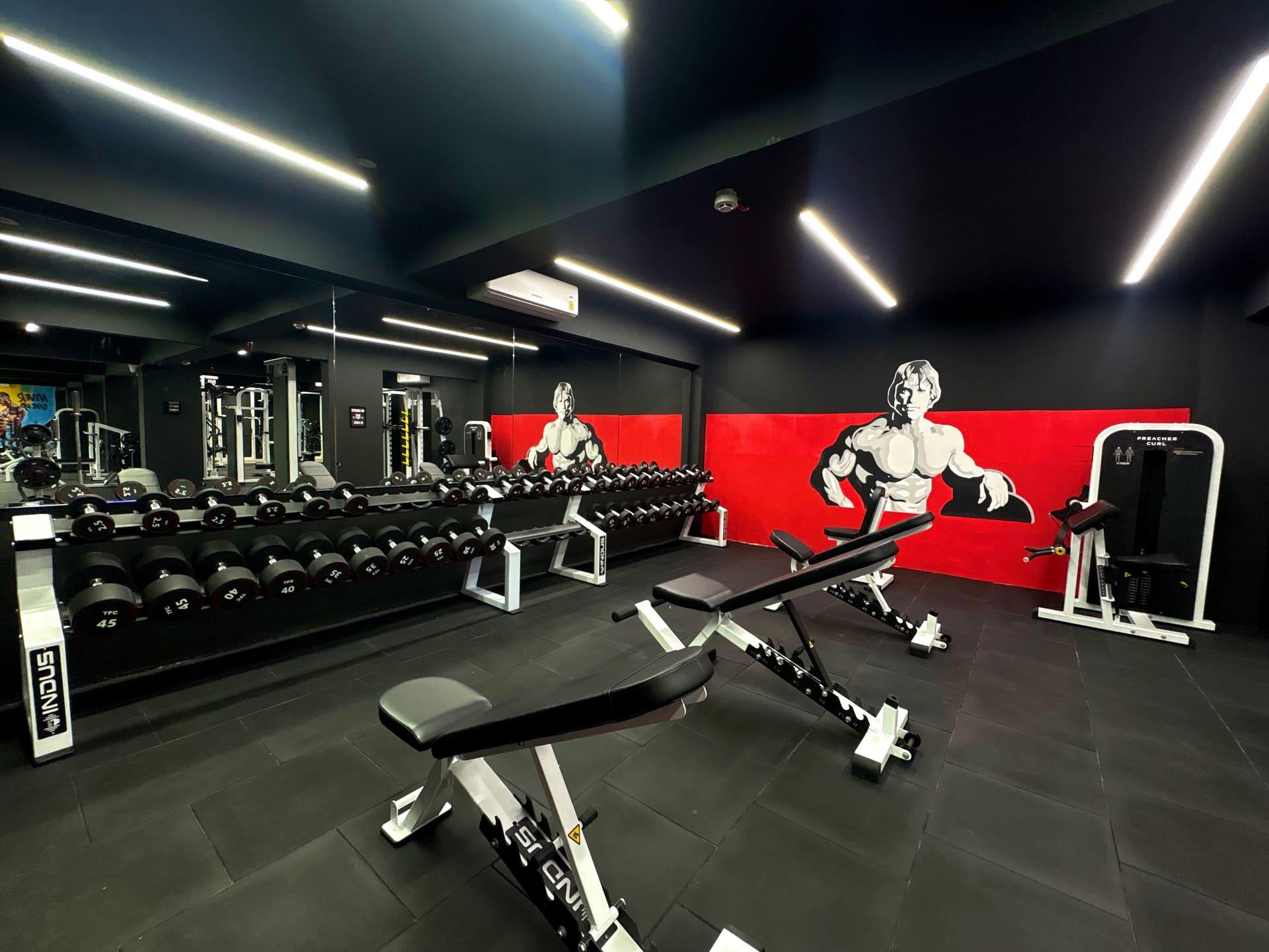 Tomz Fitness Club training floor